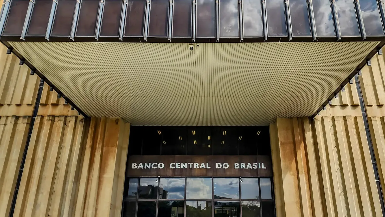 Entrada do prédio do Banco Central do Brasil, em Brasília